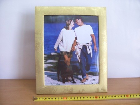 Ramka na zdjęcia ze zbitą szybką 5869