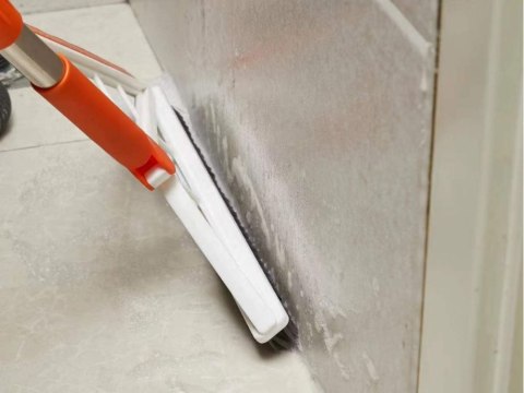 Miotła silikonowa szczotka do wody i innych zabrudzeń z kijem magic długa ściągaczka do szyb 24512